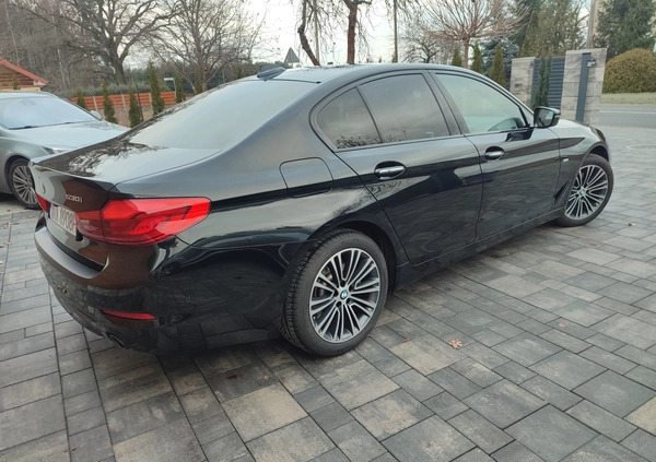 BMW Seria 5 cena 118500 przebieg: 151000, rok produkcji 2018 z Opoczno małe 596